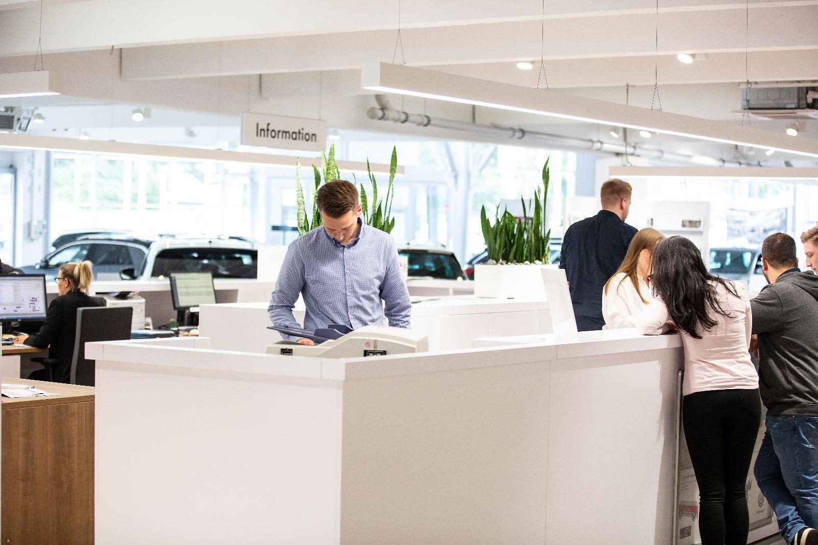 showroom-image-bottom