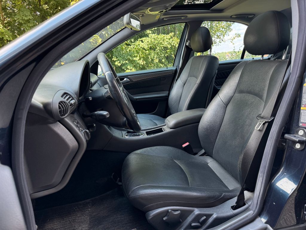 Mercedes-Benz C 320 V6 Automatik Lim.,Klima,Leder,AHK,Sitzhzg