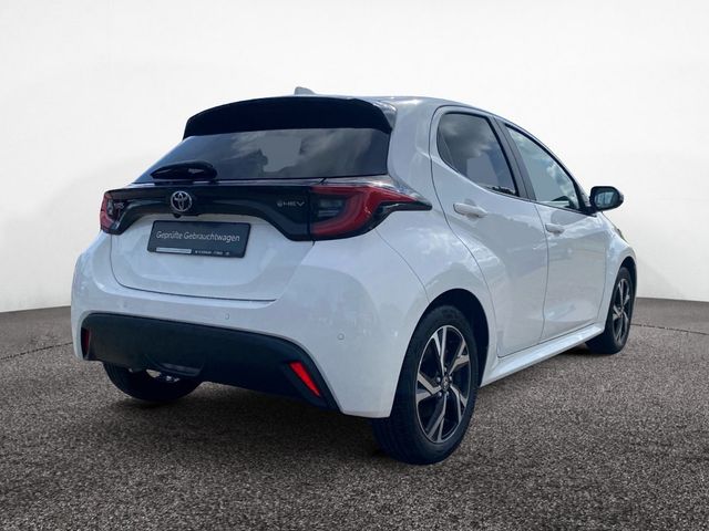Yaris 1.5 Hybrid Style PDC SHZ KAMERA ACC LED