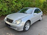 Mercedes-Benz Mercedes Benz C 320 4 M / Leder / Xenon / ... - Mercedes-Benz C 320 mit Benzin-Antrieb