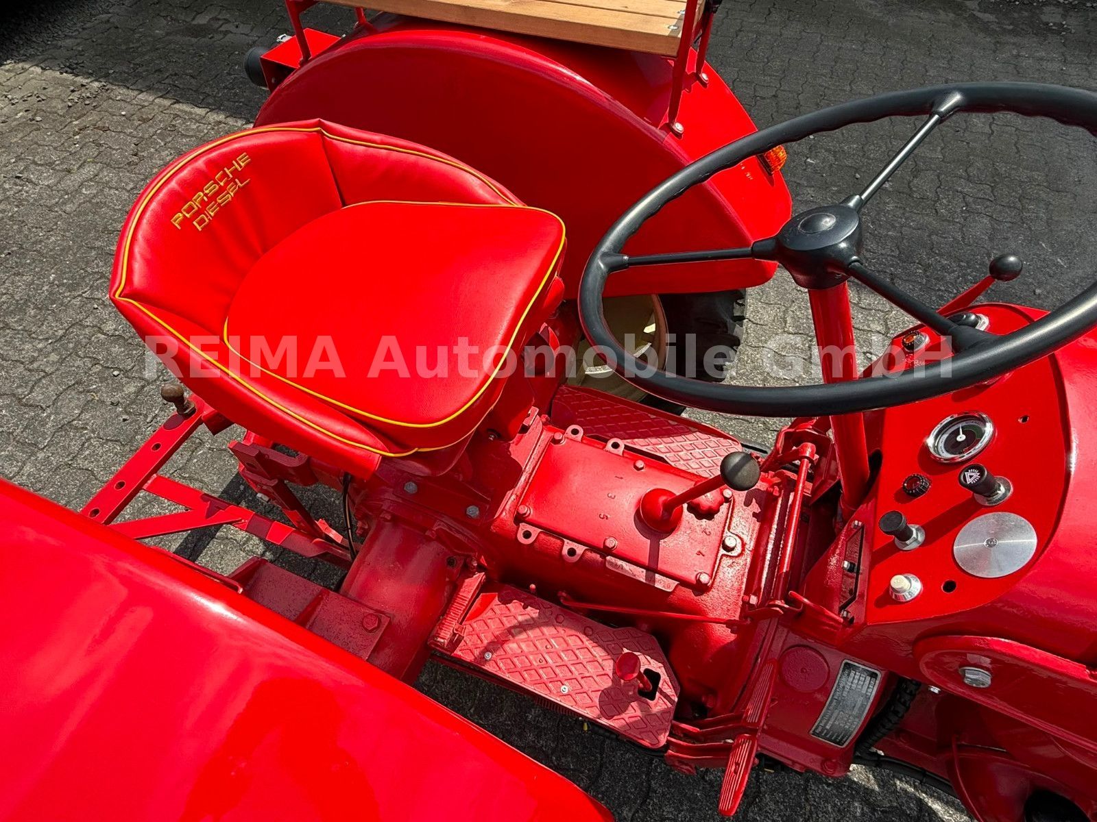 Fahrzeugabbildung Porsche AP 16