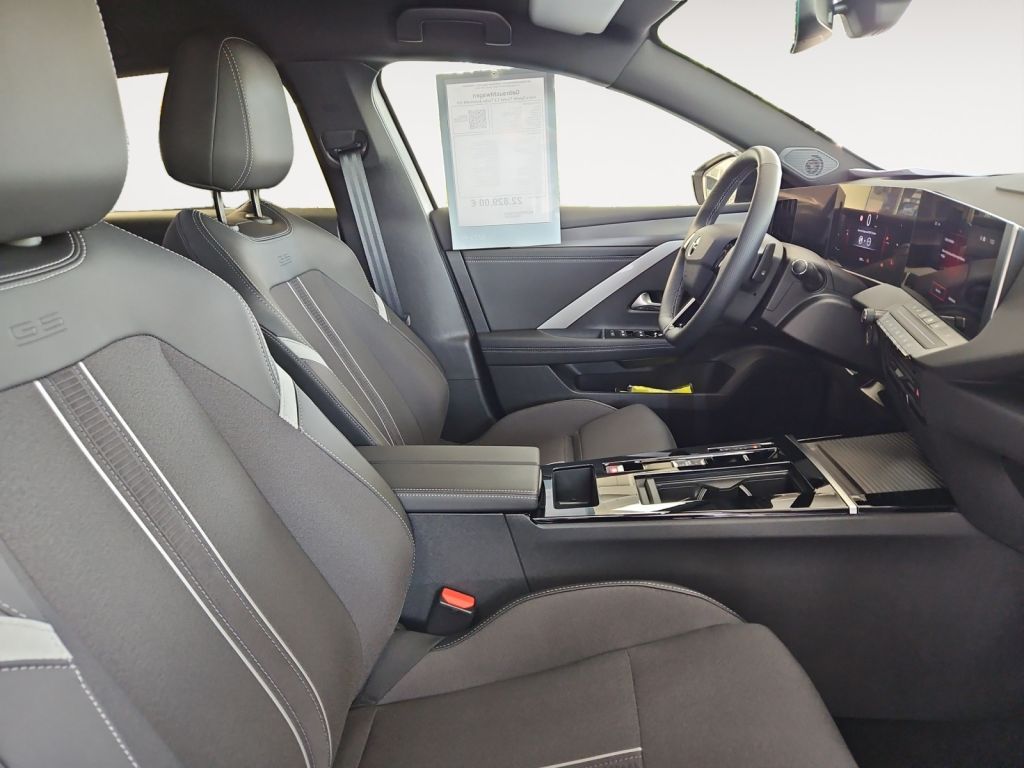 Fahrzeugabbildung Opel Astra Sports Tourer 1.2 Turbo Automatik GS