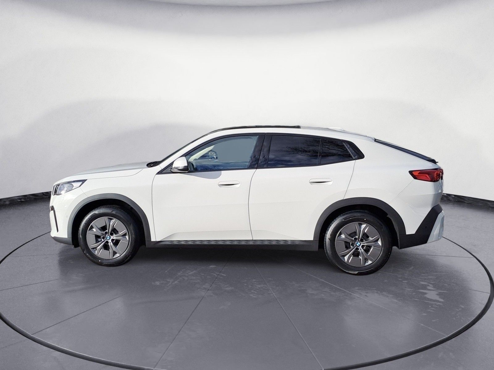 BMW iX2 - Bild 3