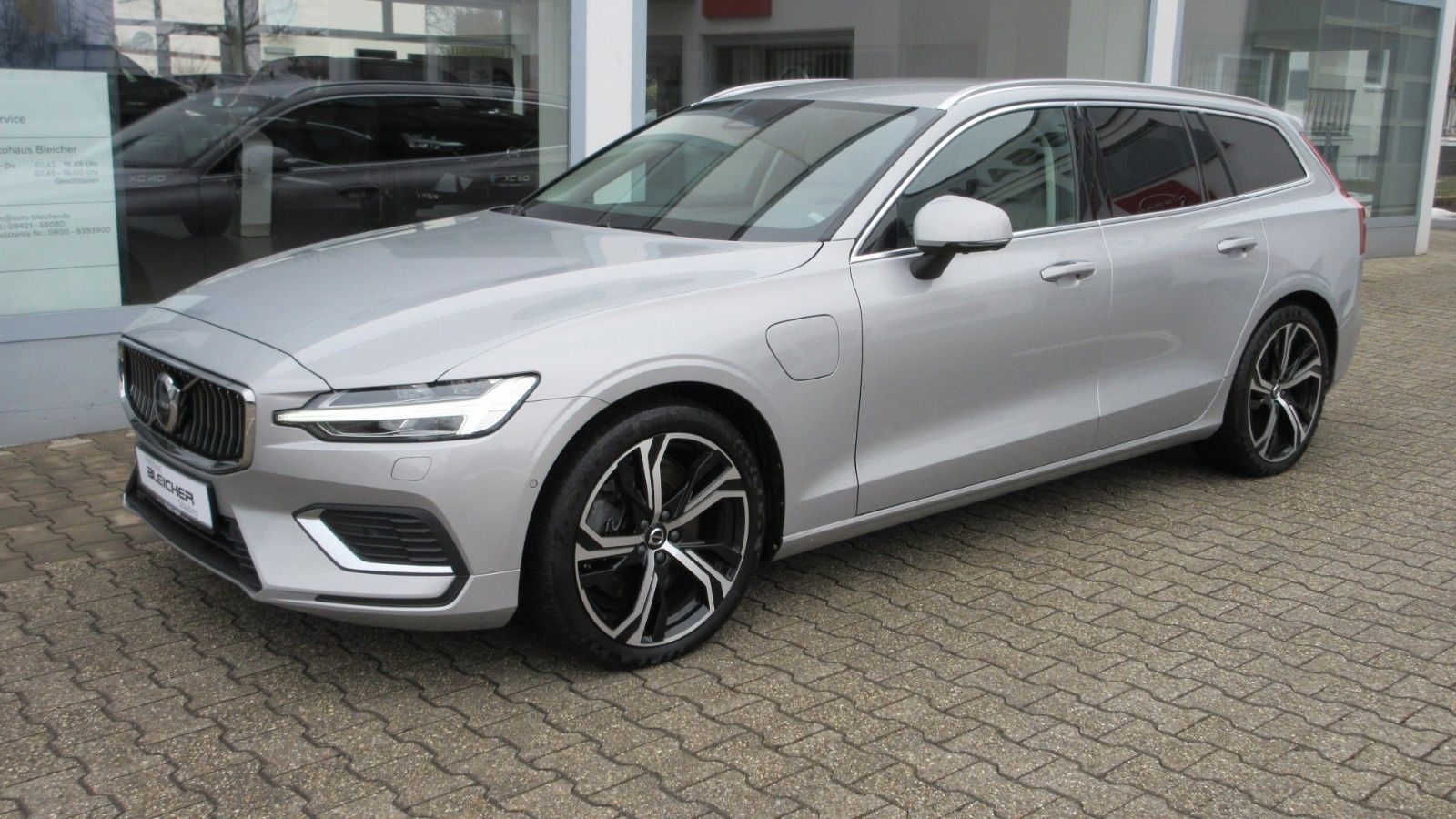 Fahrzeugabbildung Volvo V60 T8 Plus Bright | AHK |