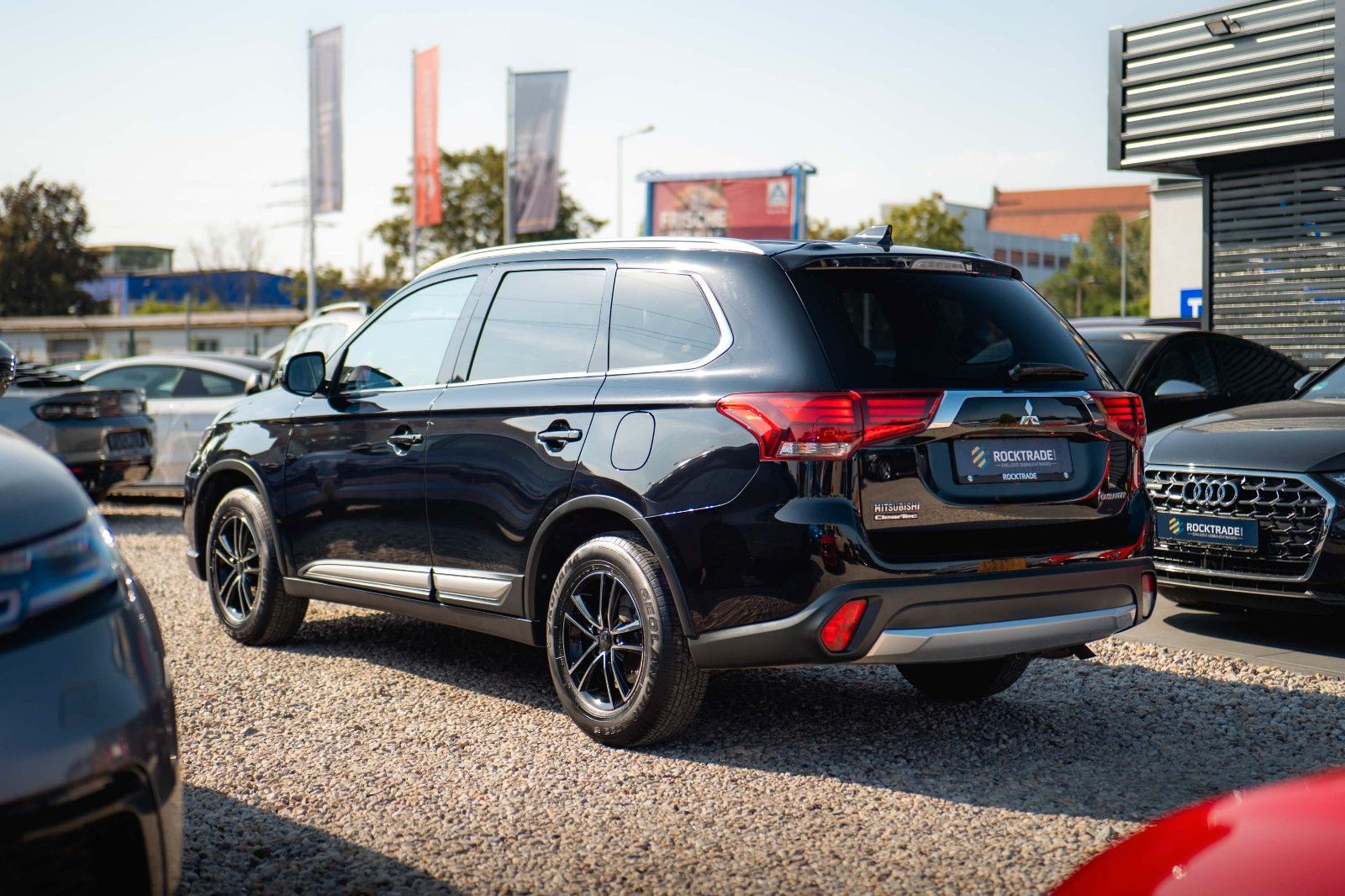 Fahrzeugabbildung Mitsubishi Outlander Edition 100 2WD | DAB | Kamera | 1Hand