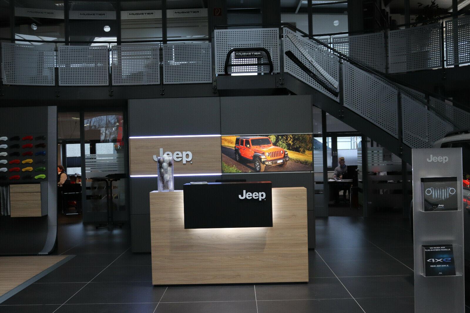 showroom-image-bottom