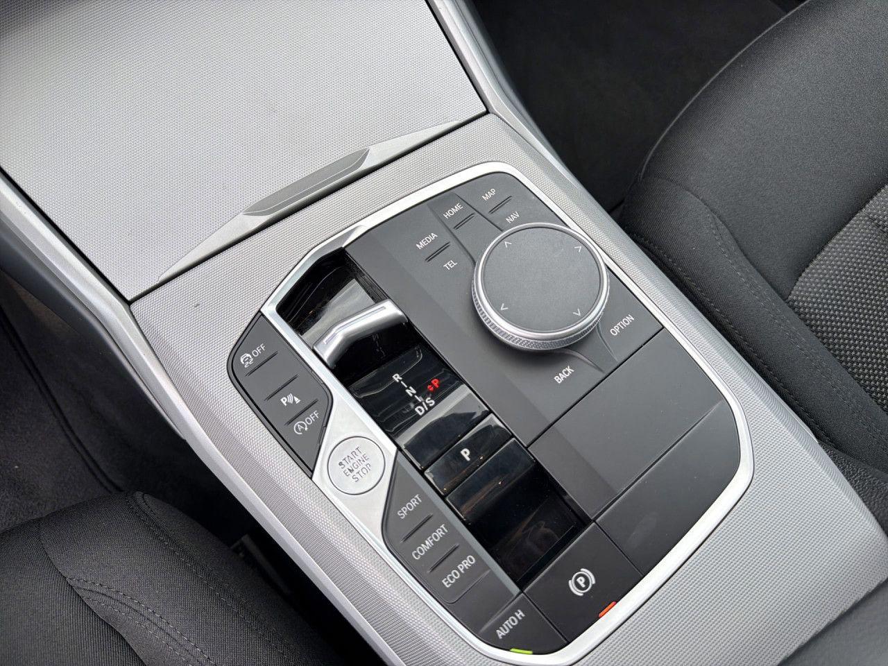 BMW 330 i Limo Aut. Widescreen LED 18" SHZ Lordose, миниатюра 9