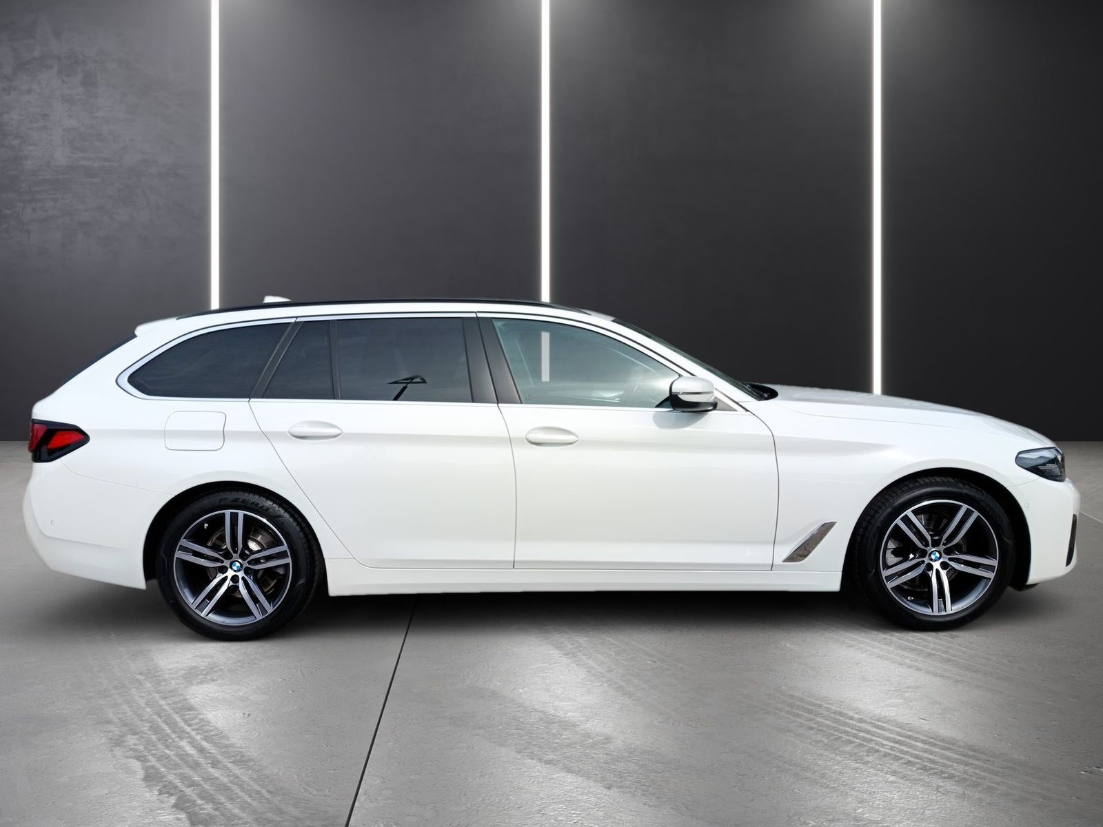 BMW 520d Touring ANH.KUPPLUNG LIVE COCKPIT PRO DR. A foto 4