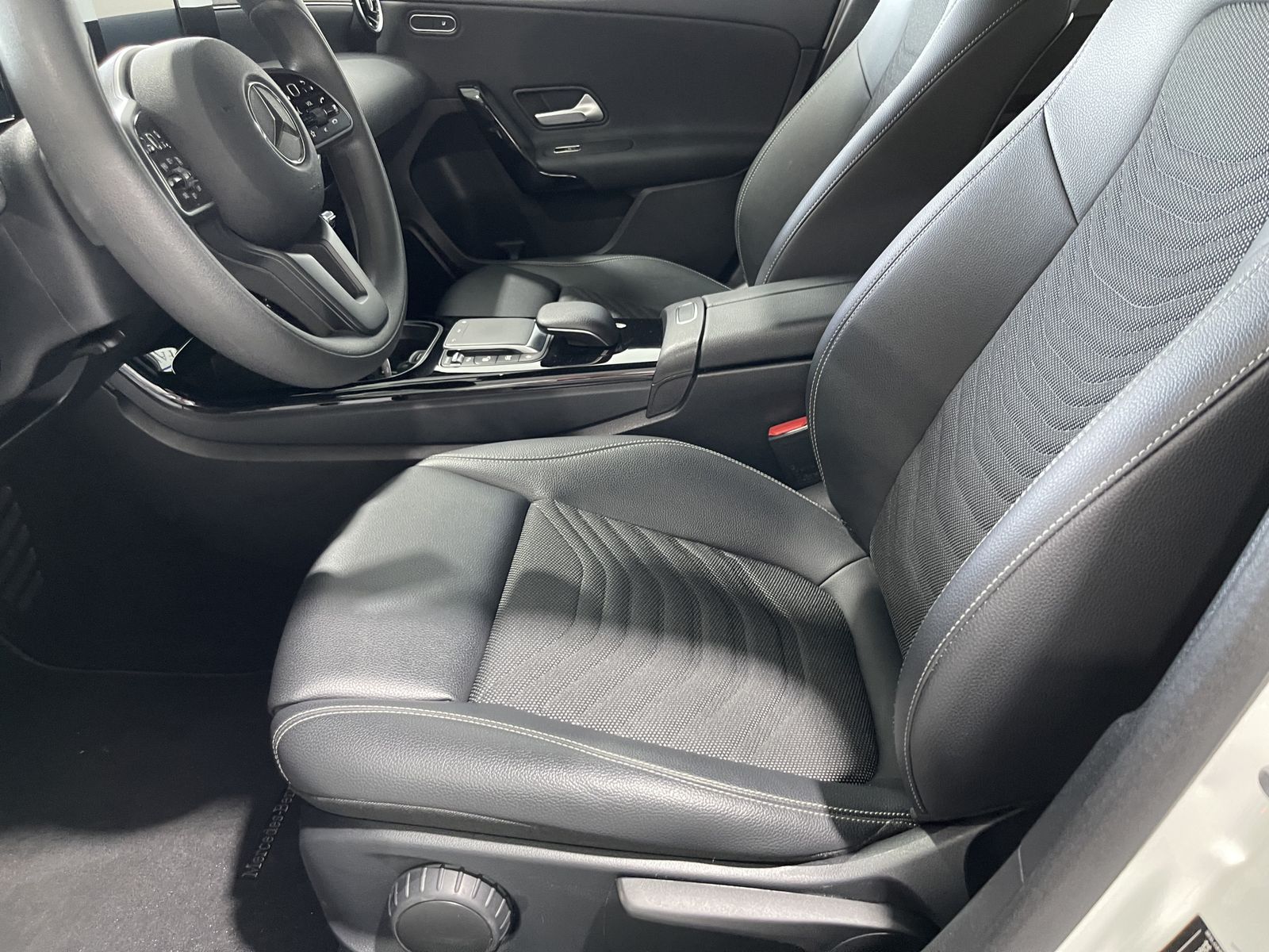 Fahrzeugabbildung Mercedes-Benz A 250 250e*Navi*Cam*PDC*LED*Digital*Leder*