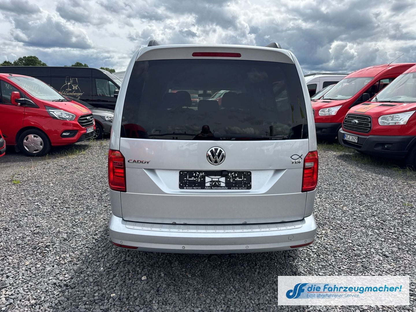 Fahrzeugabbildung Volkswagen Caddy Maxi Trendline BMT Mehrzonenklima *EXPORT