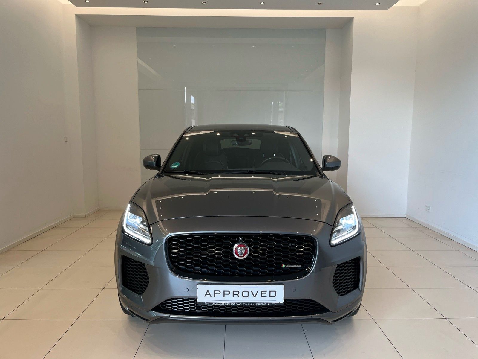 Fahrzeugabbildung Jaguar E-PACE D150 R-Dynamic S AWD Black Pack