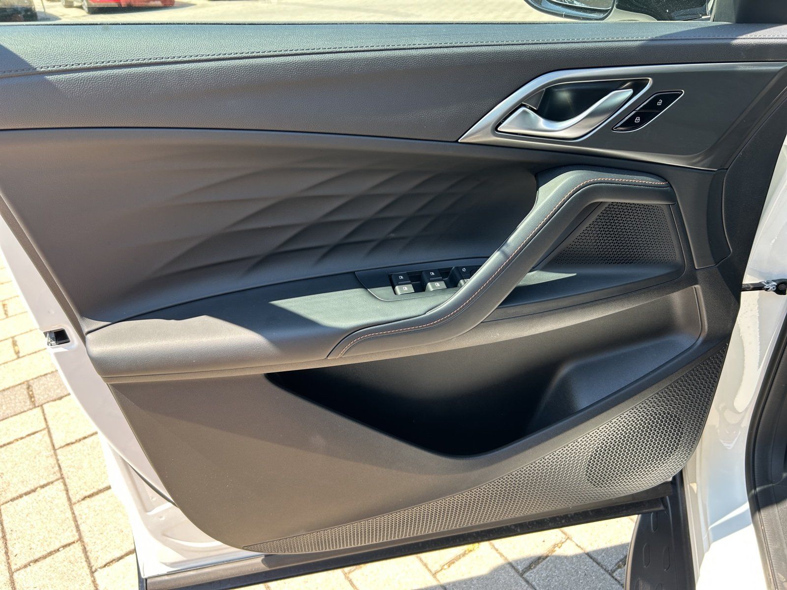 Fahrzeugabbildung MG MG HS Luxury PHEV AT