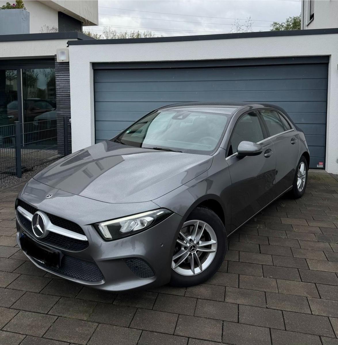 Mercedes-Benz A 180
