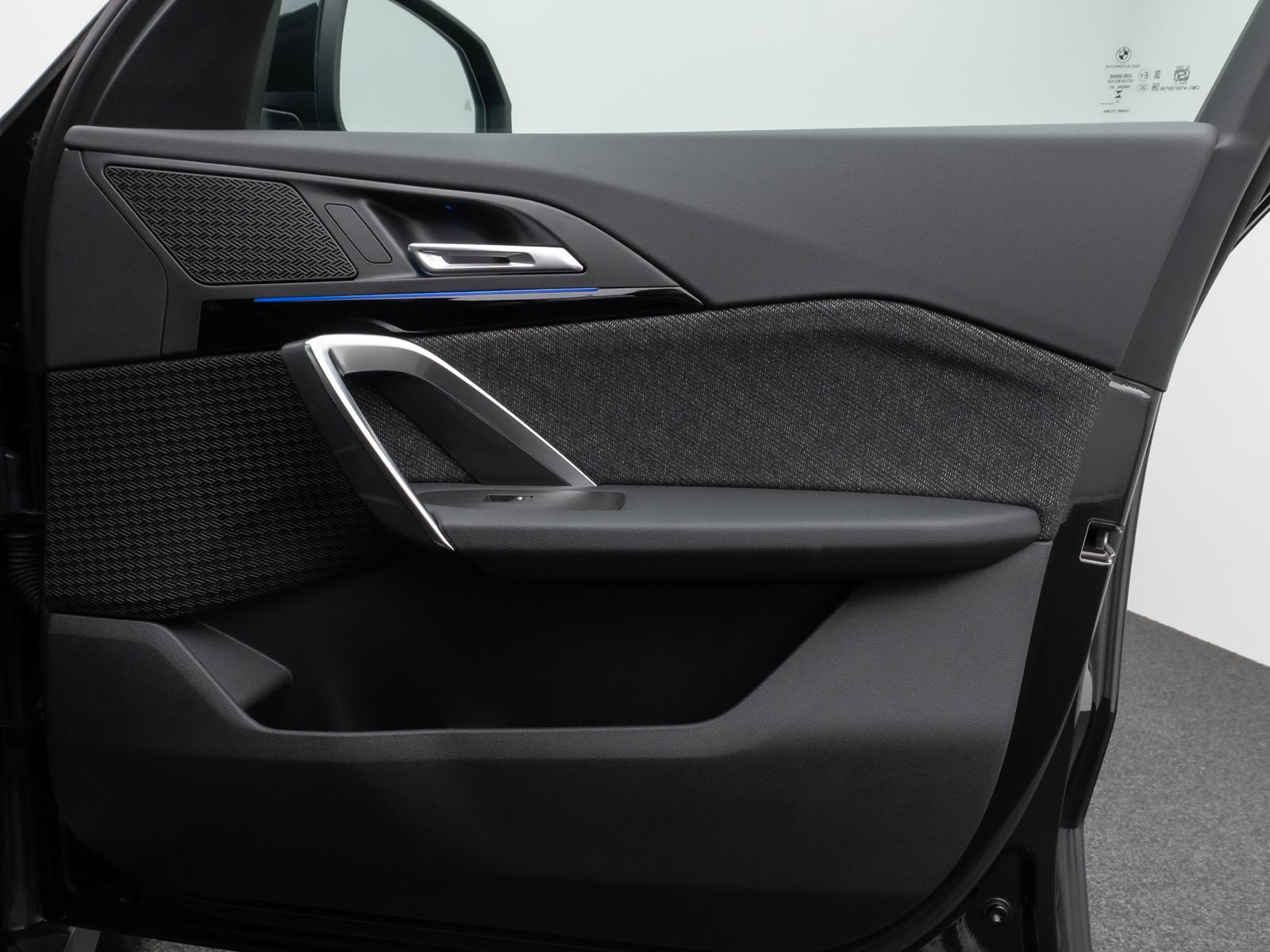 BMW X1 sD18d Kamera DAB Fernlichtassist Sport LED, миниатюра 28