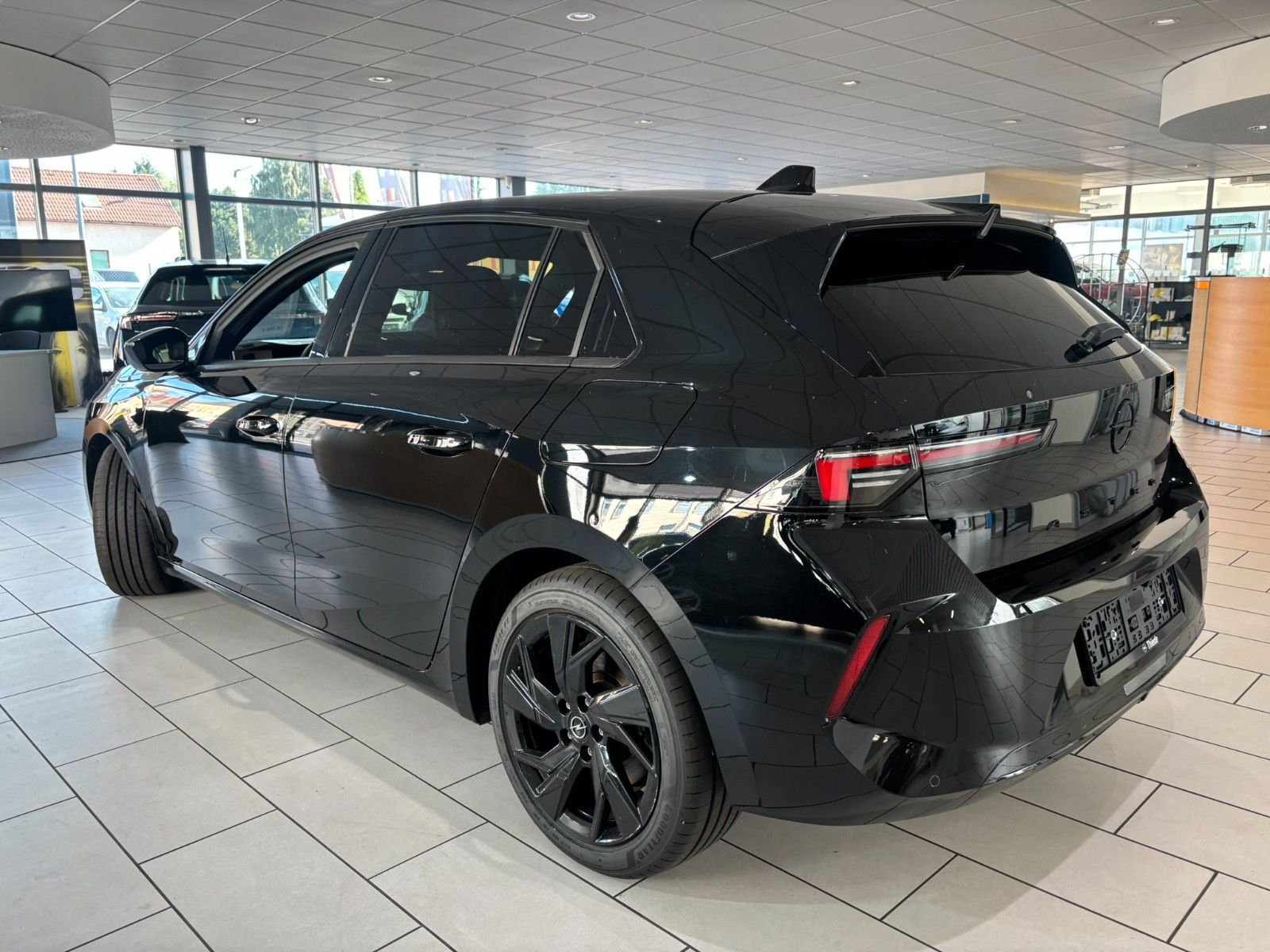 Fahrzeugabbildung Opel Astra L Lim. 1.6 HYBRID GS SPORT NAVI/360°/DAB+