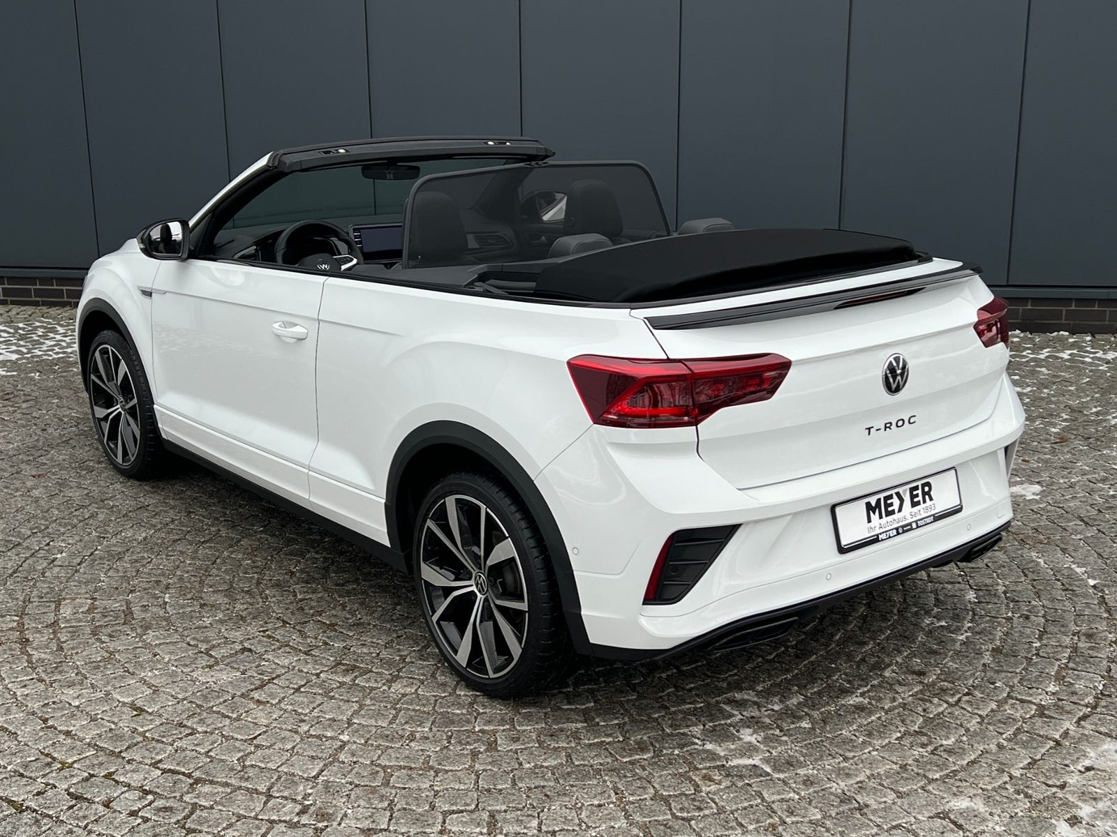 Fahrzeugabbildung Volkswagen T-Roc Cabriolet R-Line 1.5 TSI DSG *AHK, LED, Bl