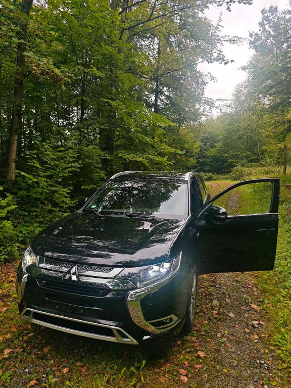 Image of Mitsubishi Outlander