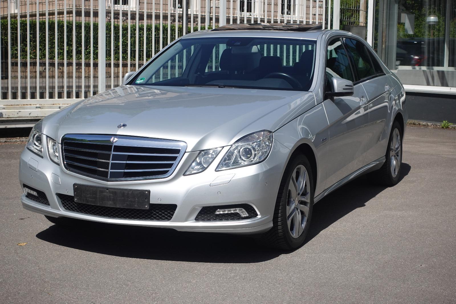 Mercedes-Benz E 250 CGI BlueEfficiency Automatik eSHD Comand