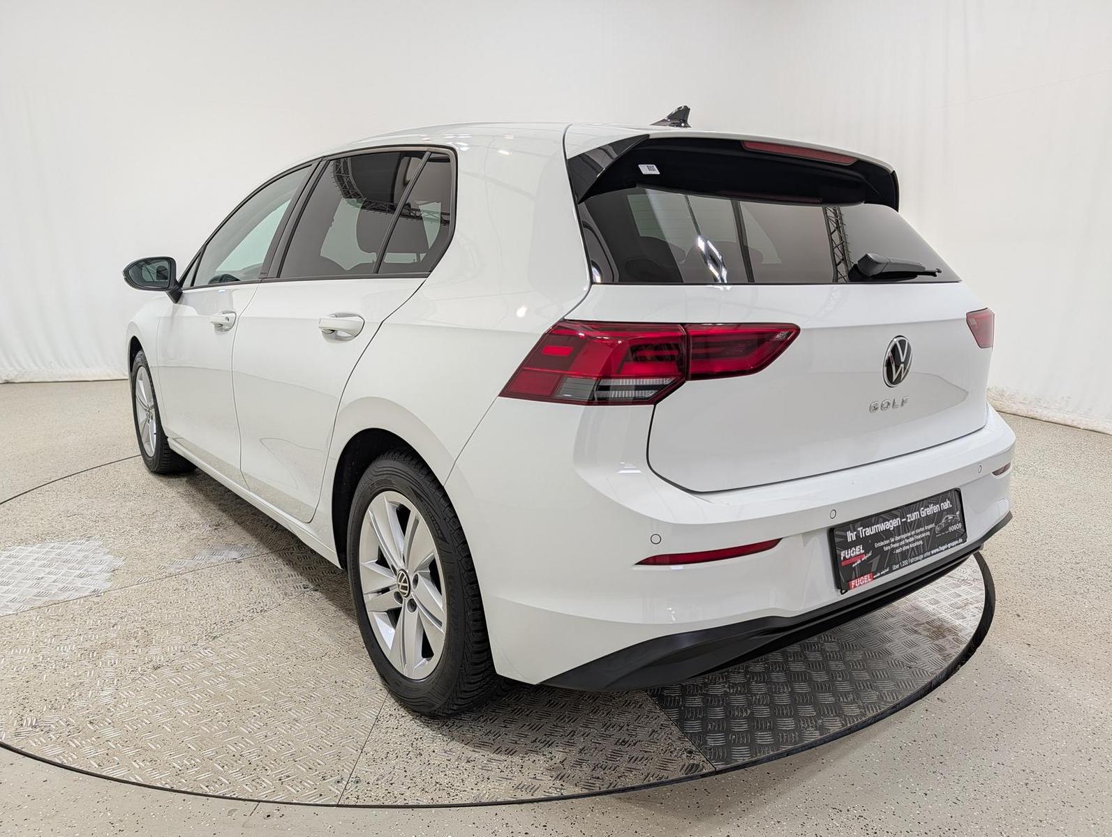 Volkswagen Golf 1.5 TSI Life DCC Fahrwerk AHZV Standhzg., миниатюра 5