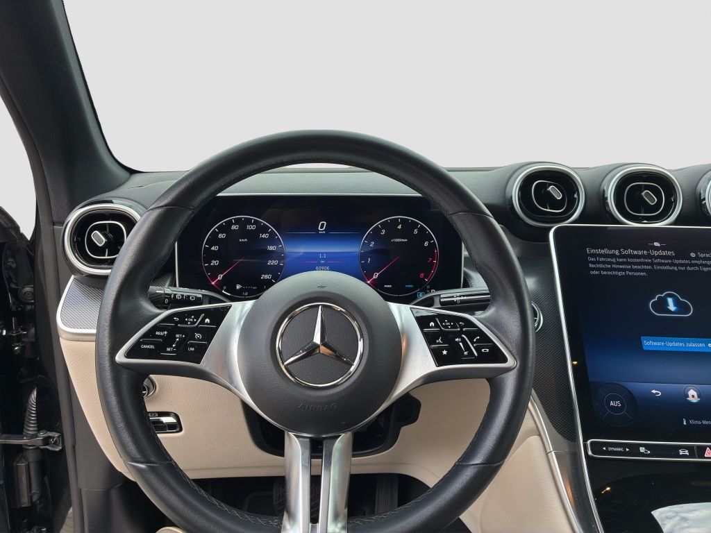 Fahrzeugabbildung Mercedes-Benz GLC 200 4MATIC PANO-SD*LED*EASY-PACK*AMBIENTE*