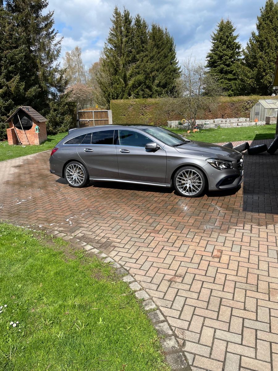 MERCEDES-BENZ CLA 45 AMG Shooting Brake Mercedes-AMG CLA 4...
