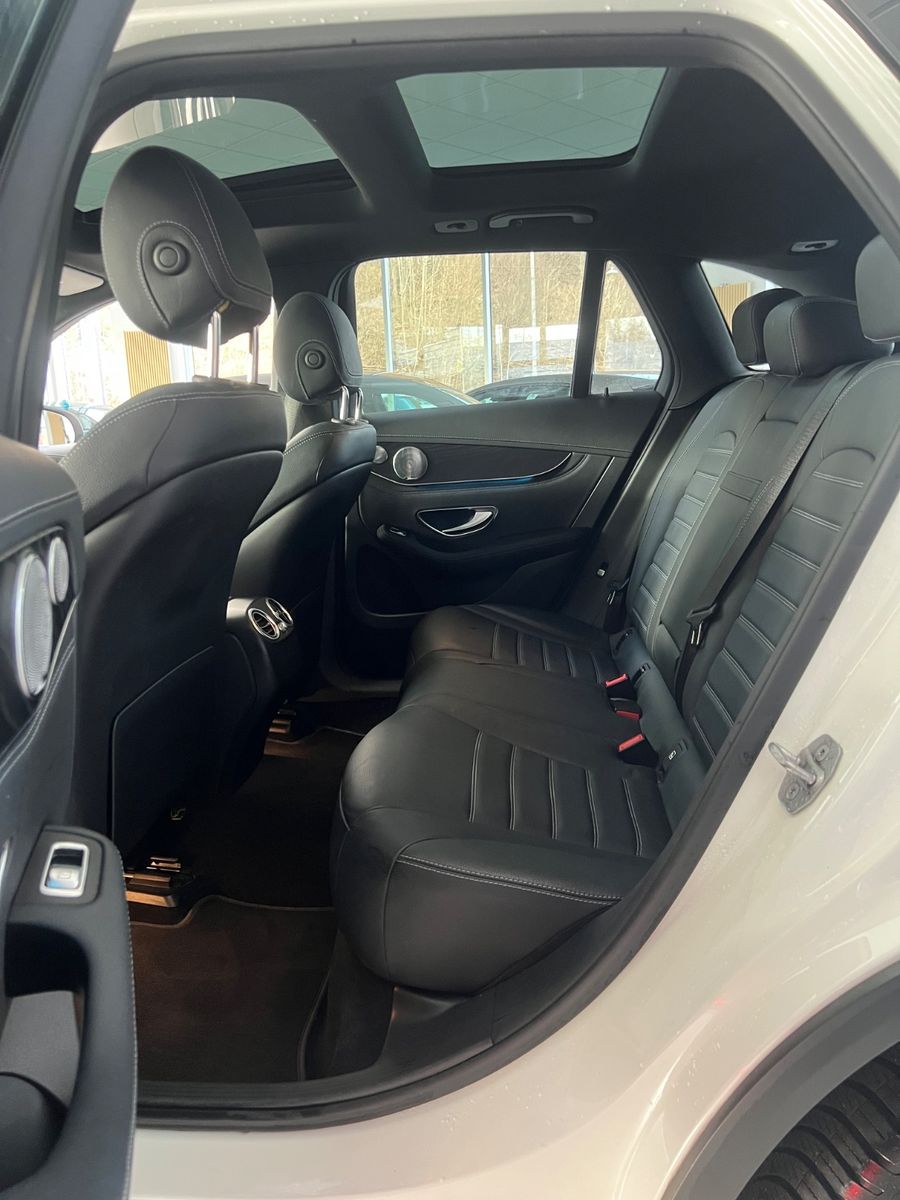 Fahrzeugabbildung Mercedes-Benz GLC 350 d 4Matic AMG LINE *PANORAMADACH*