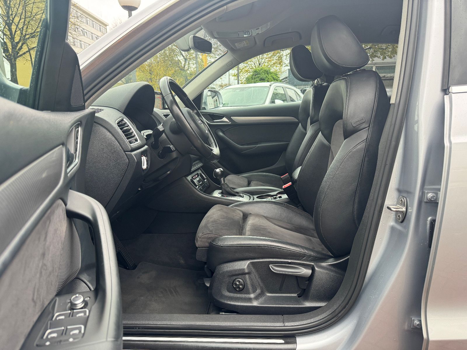Fahrzeugabbildung Audi Q3 2.0 TDI QUATTRO S-TRONIC S-LINE SPORTPAKET