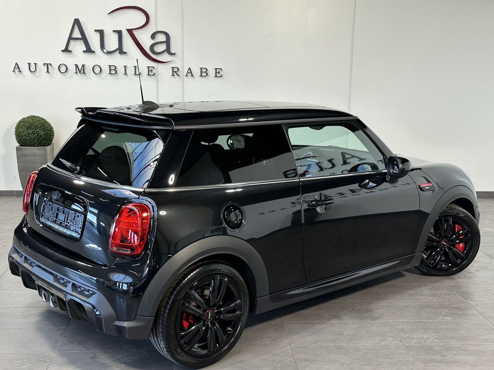 Fahrzeugabbildung MINI John Cooper Works Sport-Aut. NAV+LED+KAM+PANO+PP