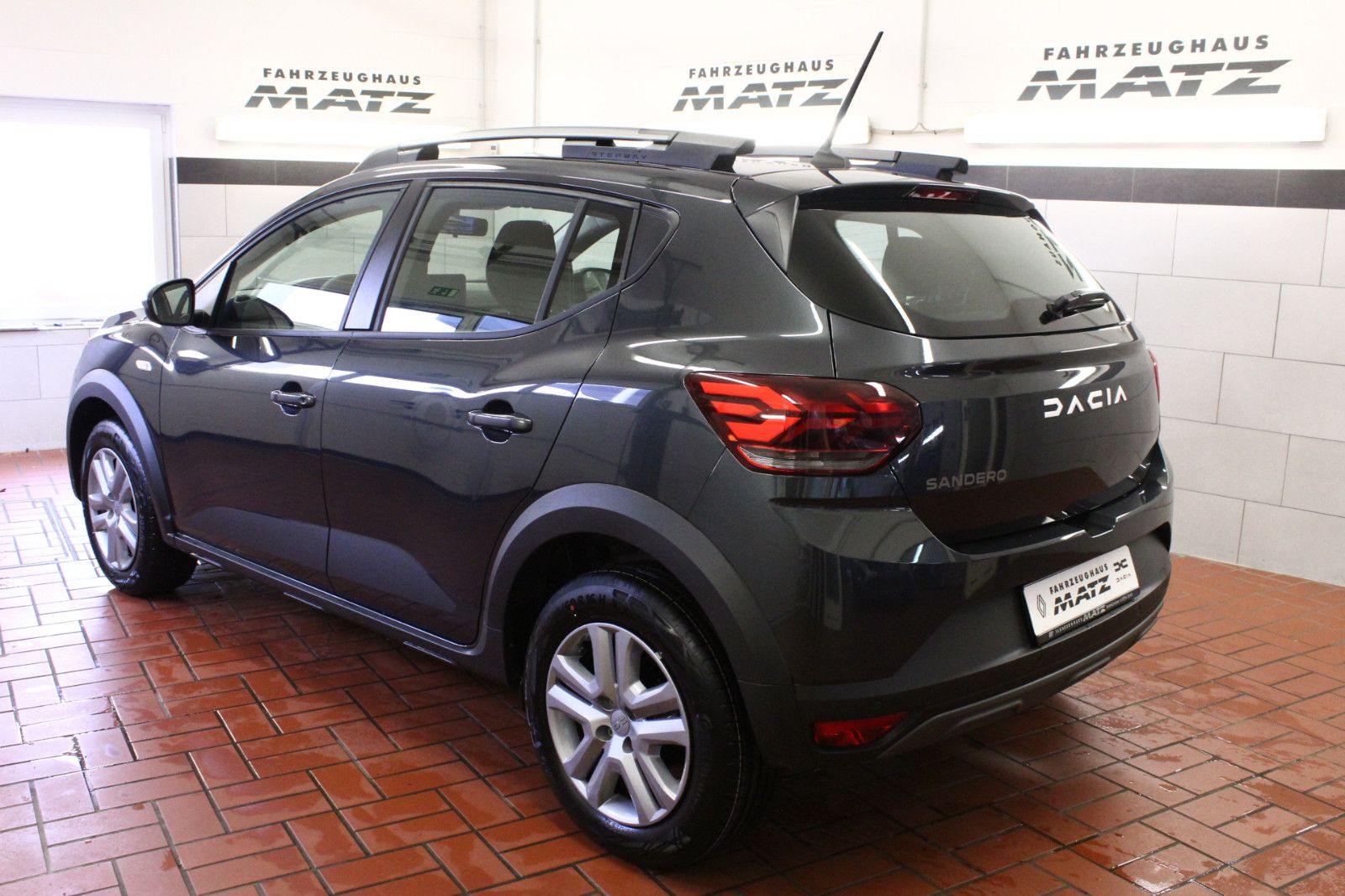 Fahrzeugabbildung Dacia Sandero TCe 90 Stepway Expression *Allwetterreif