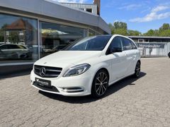 MERCEDES-BENZ B 180+NIGHT+PANO+KAMERA+XENON+H&K+NAVI