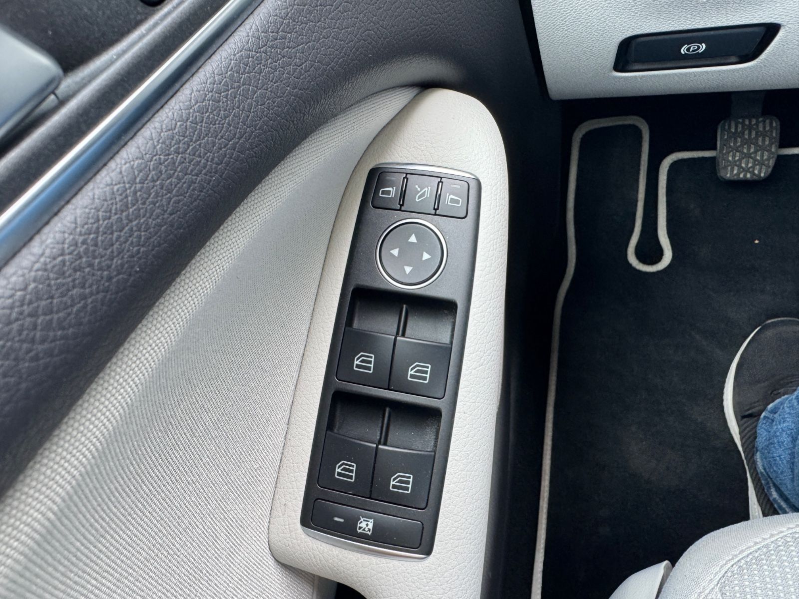 Fahrzeugabbildung Mercedes-Benz B 200 Navi+PDC+LED
