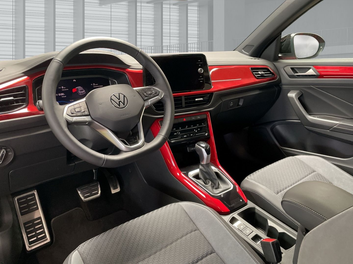 Fahrzeugabbildung Volkswagen T-Roc Cabriolet R-Line 1.5 TSI DSG Sportpaket Na
