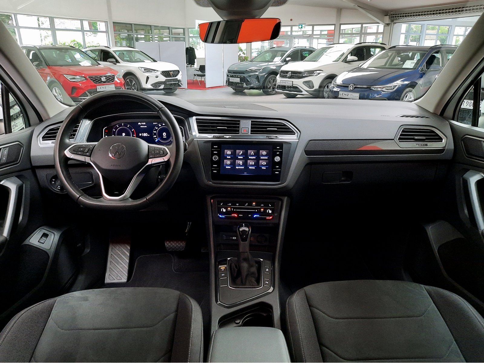 Fahrzeugabbildung Volkswagen Tiguan Elegance TSI DSG *LED*PDC*Sitzhzg*ACC*APP