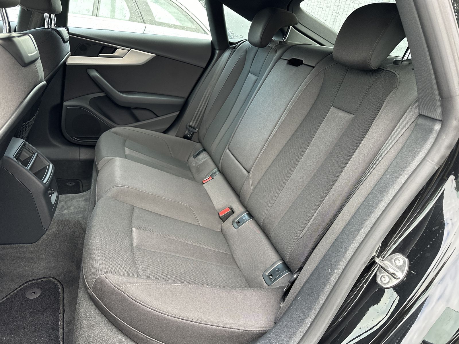 Fahrzeugabbildung Audi A5 40 TDI S-Line Aut. NAV+LED+ACC+AHK+19ZOLL+2HD