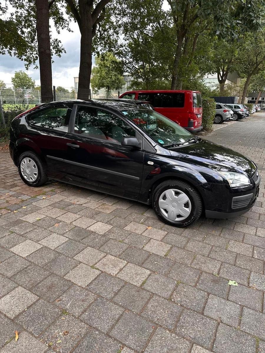 Ford Focus 2005 — салон