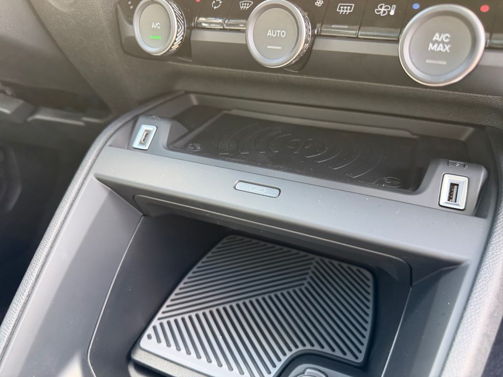 Fahrzeugabbildung Citroën C4 Hybrid 145 MAX