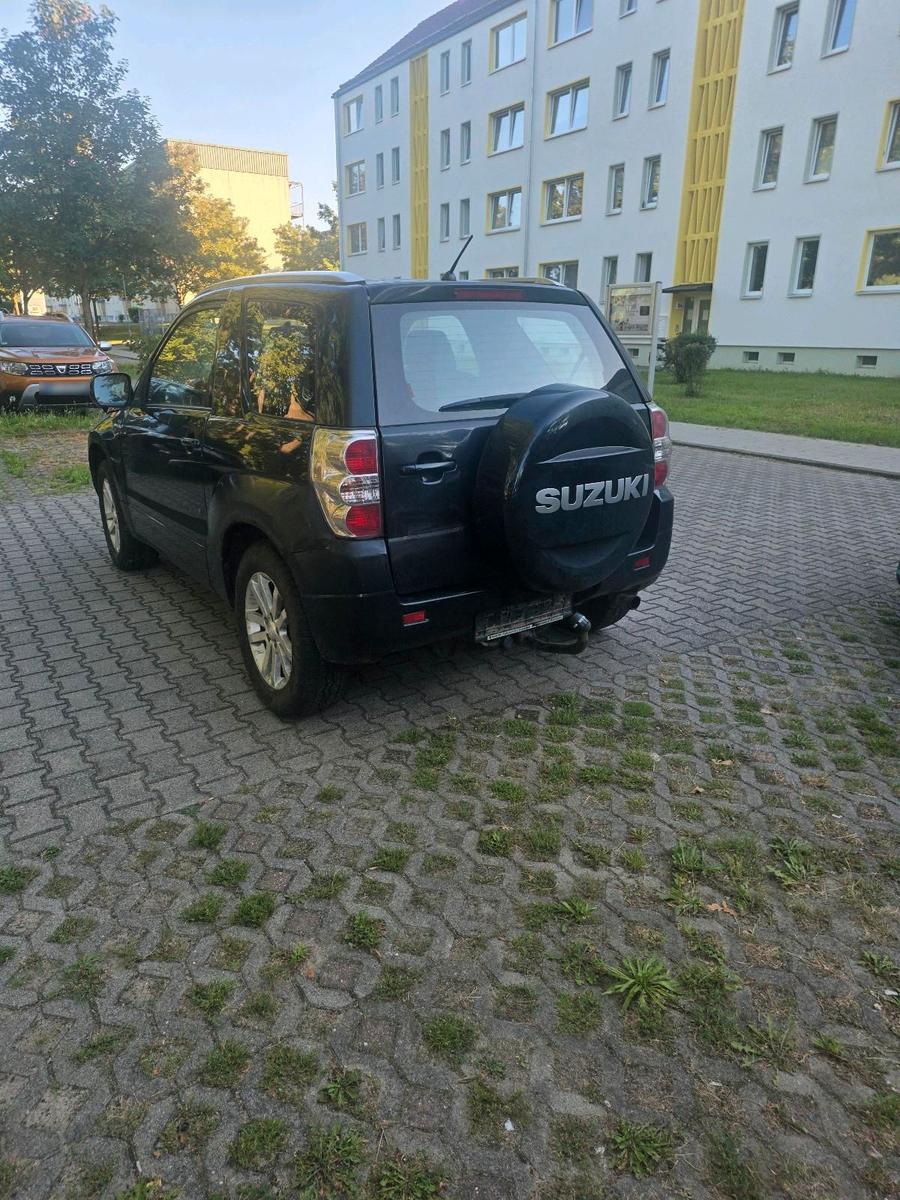 Suzuki Vitara 2008 — rear view