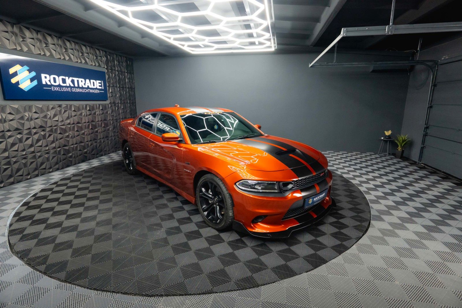 Fahrzeugabbildung Dodge Charger 5.7 V8 HEMI R/T Night-Paket Performance