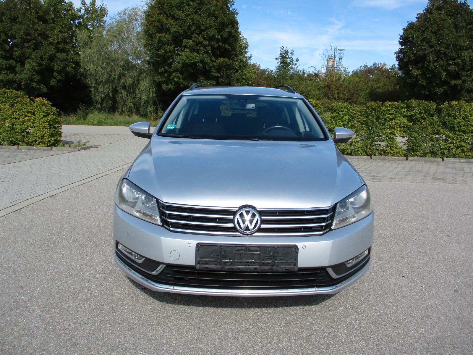 Volkswagen Passat 2011 — вигляд ззаду