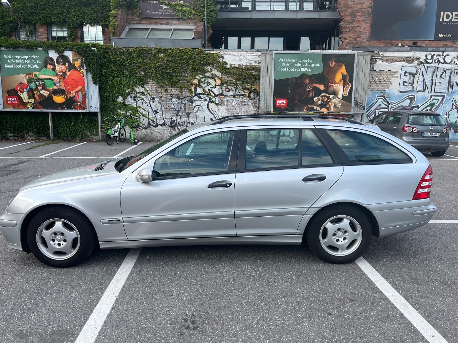 Mercedes-Benz C180 2005 — rear view