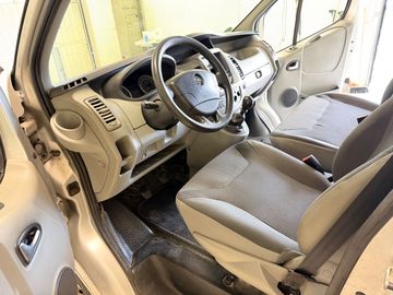 Opel Vivaro - 11