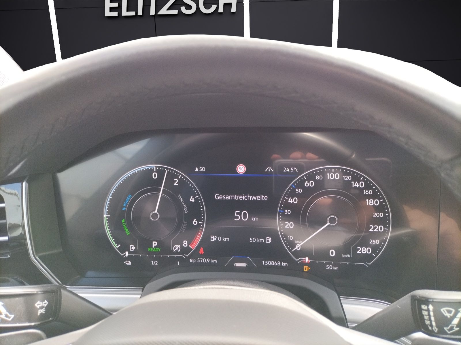 Fahrzeugabbildung Volkswagen Touareg Elegance 4M eHybrid LED PANO AHK SHZ PDC