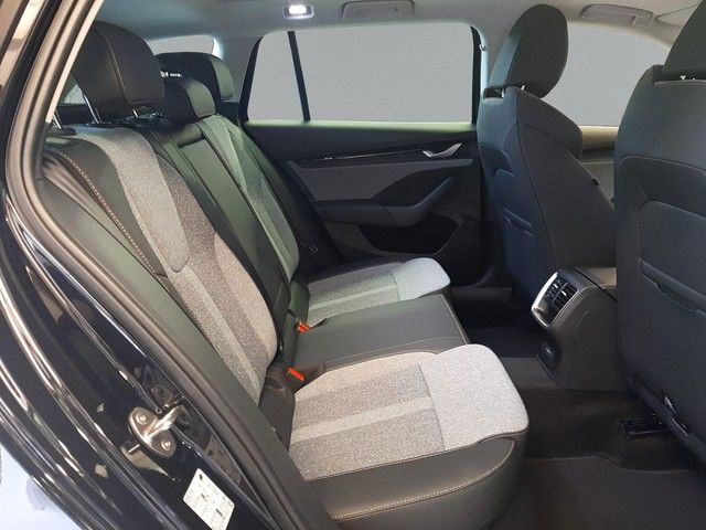 Fahrzeugabbildung Skoda Octavia Combi Selection 2.0TDI DSG Pano Leder