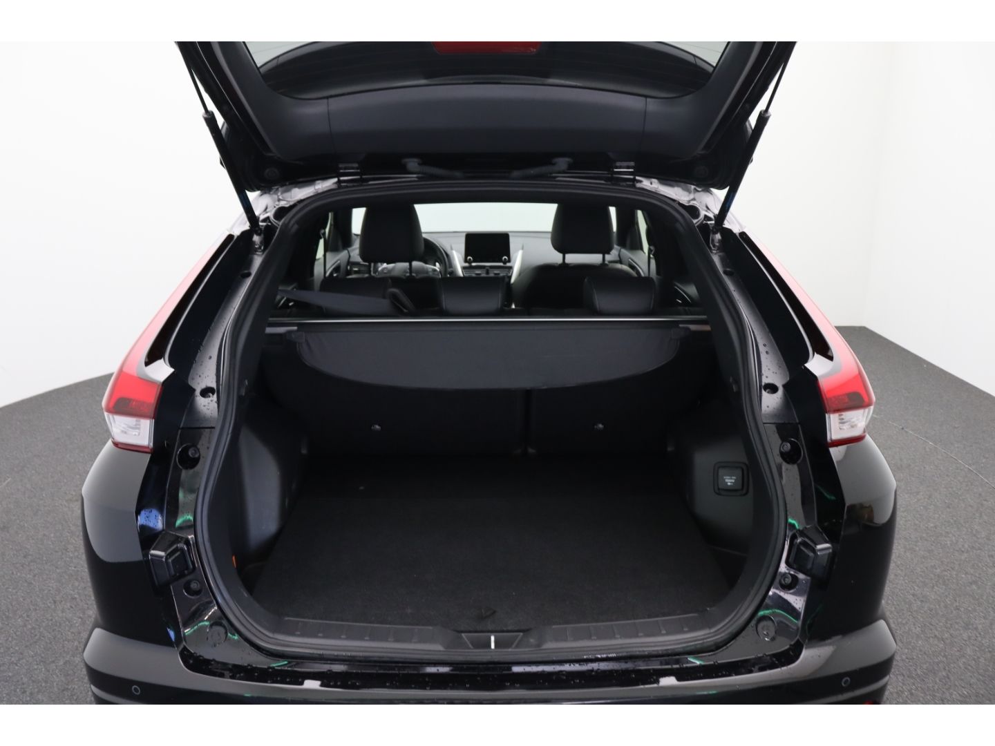 Fahrzeugabbildung Mitsubishi Eclipse Cross Plus Select Hybrid 4WD