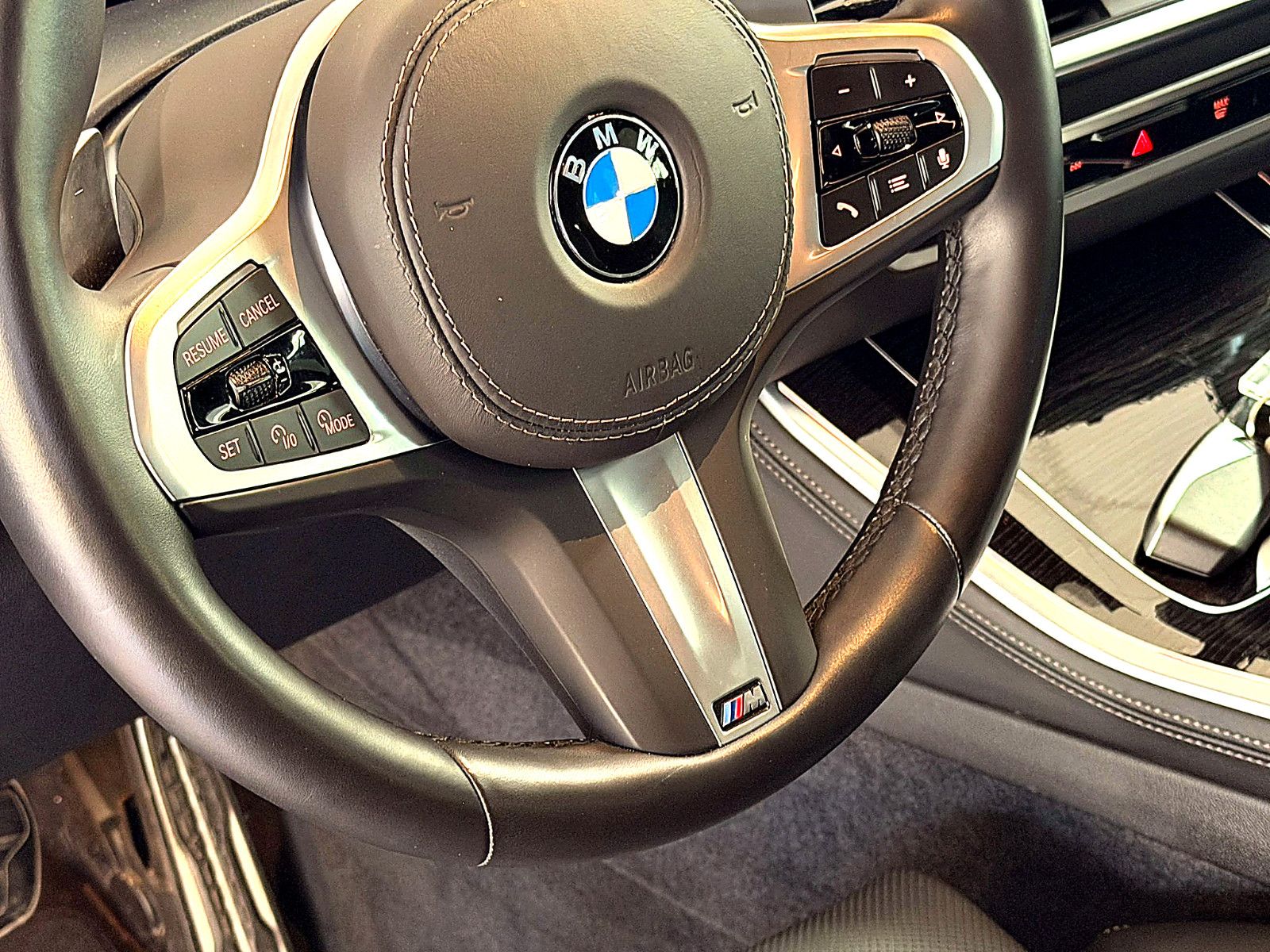 Fahrzeugabbildung BMW X5 30 d xDrive M Sport/HEAD-UP/360°/SOUND/AMBIEN