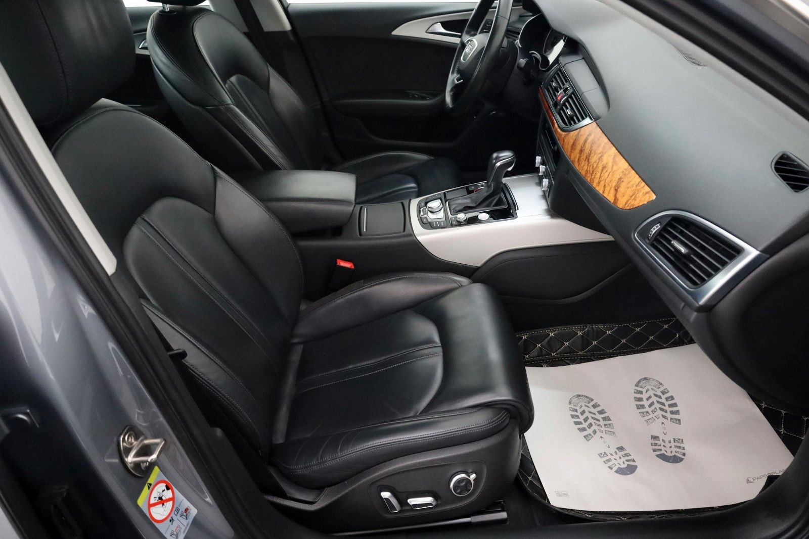 Fahrzeugabbildung Audi A6 Avant 3.0TDI Leder,Navi,Xenon,Panor,BOSE,+WR