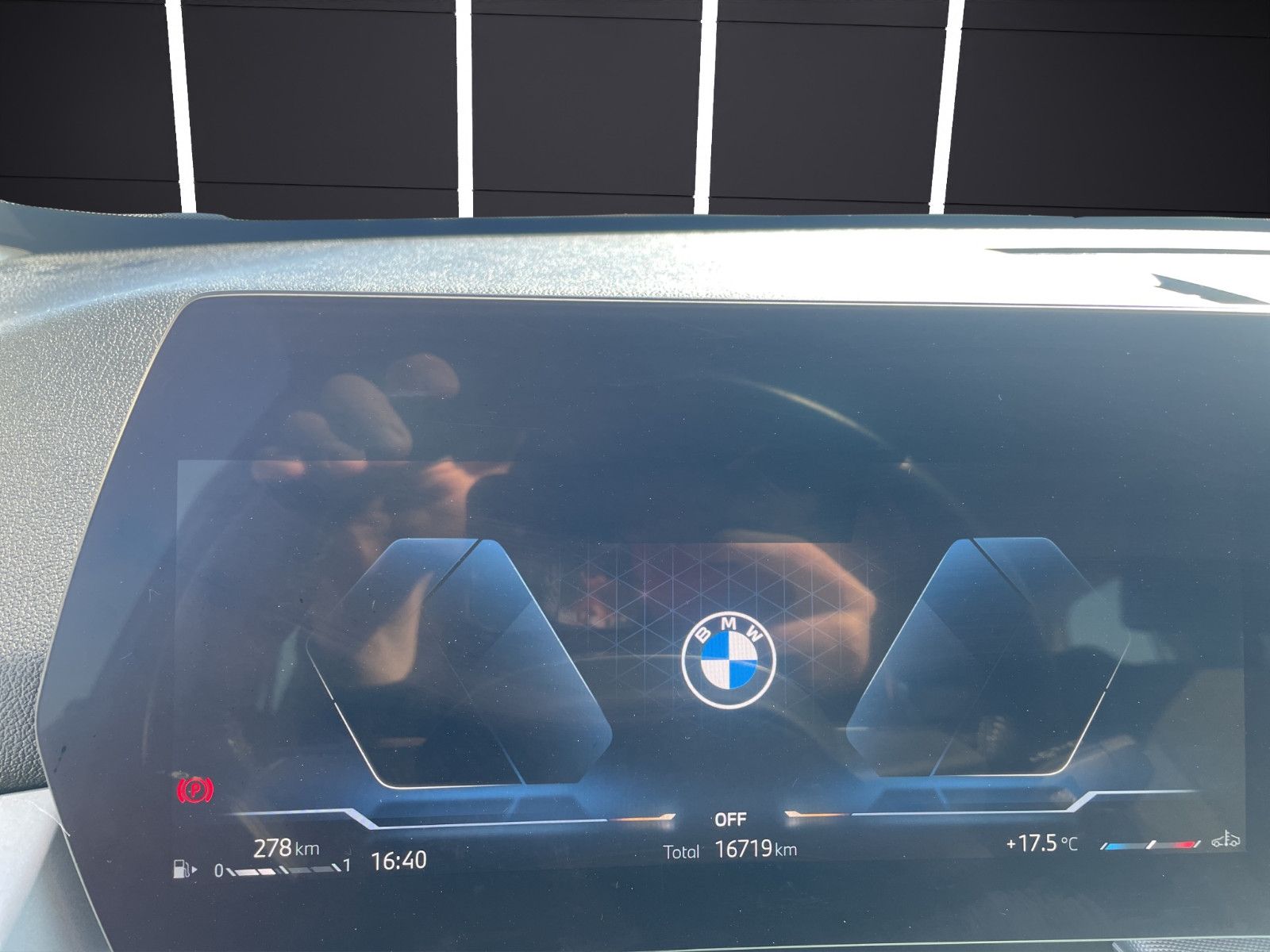 Fahrzeugabbildung BMW X1 23 i xDrive Shadow*Shzg*Pano*Navi*Cam