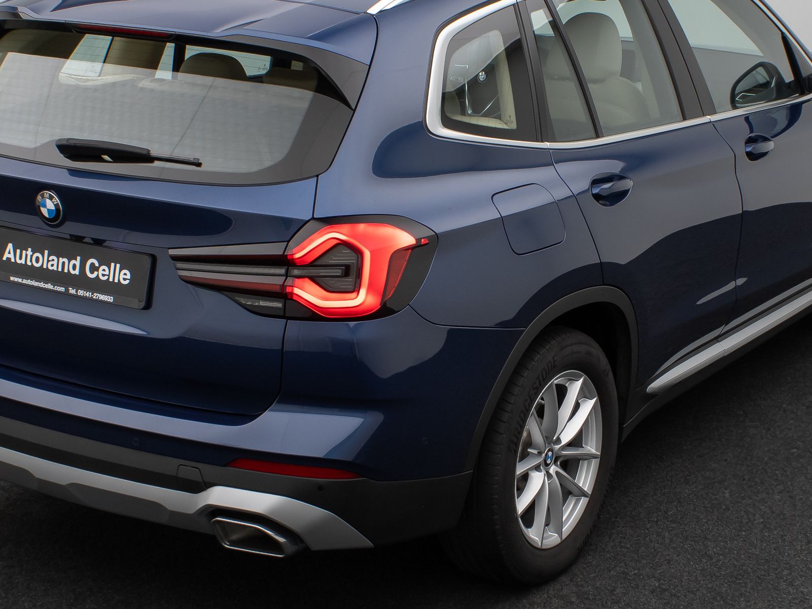 Fahrzeugabbildung BMW X3 xD20d Kamera HUD DAB HiFi Komfort Leder Sport
