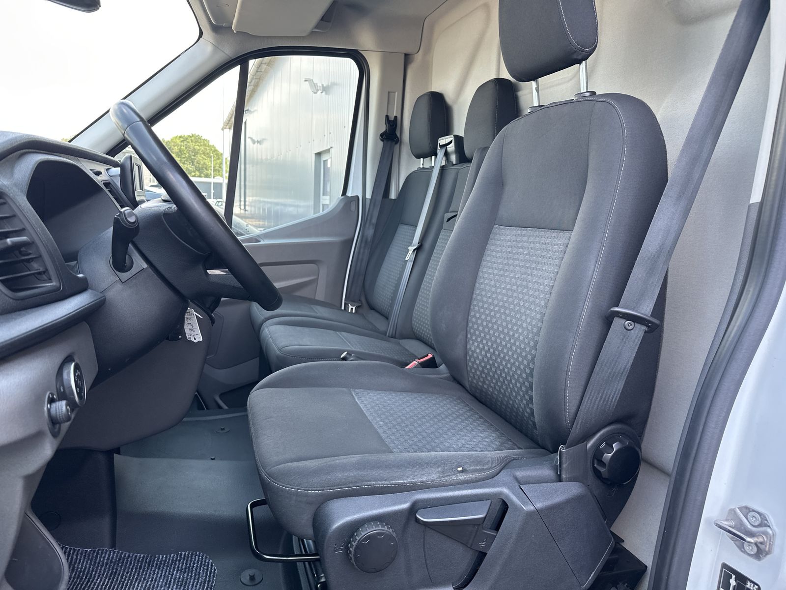 Fahrzeugabbildung Ford Transit 310 L3H2 KLIMA+PDC+DAB+TEMPOMAT