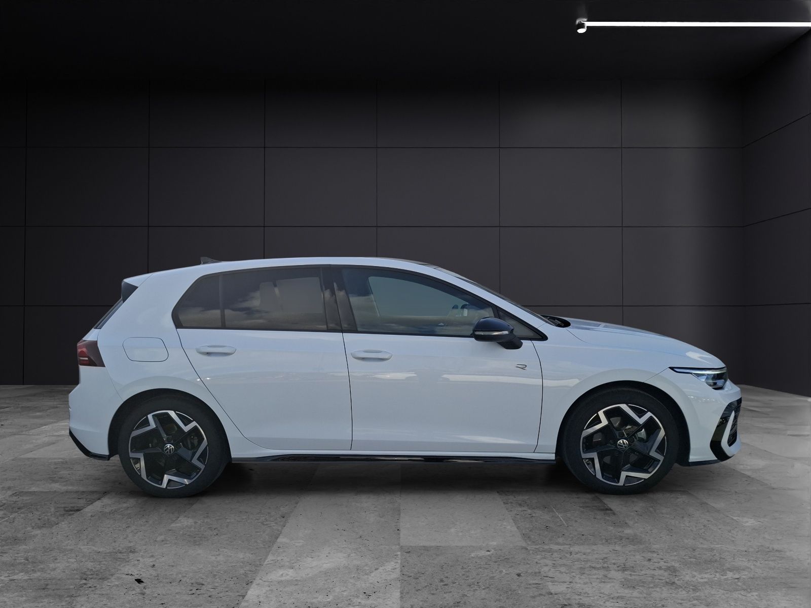 Fahrzeugabbildung Volkswagen Golf VIII TSI R-Line Standhzg. LEDplus APP H&K A